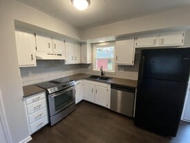 4041 Foxe Basin Rd in Lexington, KY - Building Photo