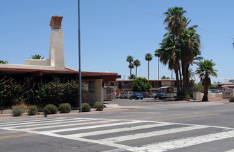 3320 E Van Buren St in Phoenix, AZ - Building Photo - Building Photo