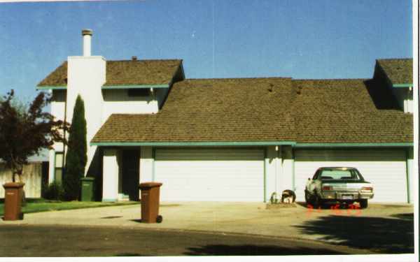 120-122 Adobe Ct in Lodi, CA - Building Photo