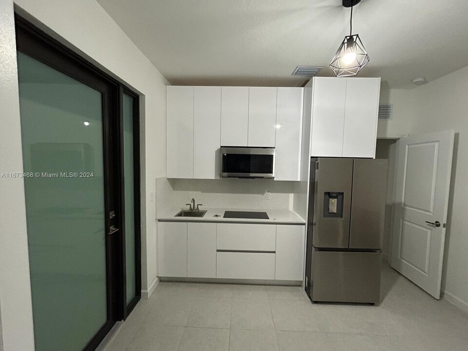 21039 SW 127th Ct-Unit -0 in Miami, FL - Building Photo