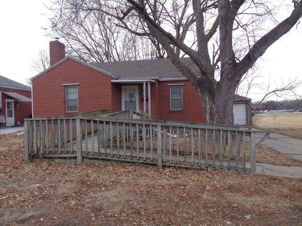2925 S 40th St in Lincoln, NE - Building Photo