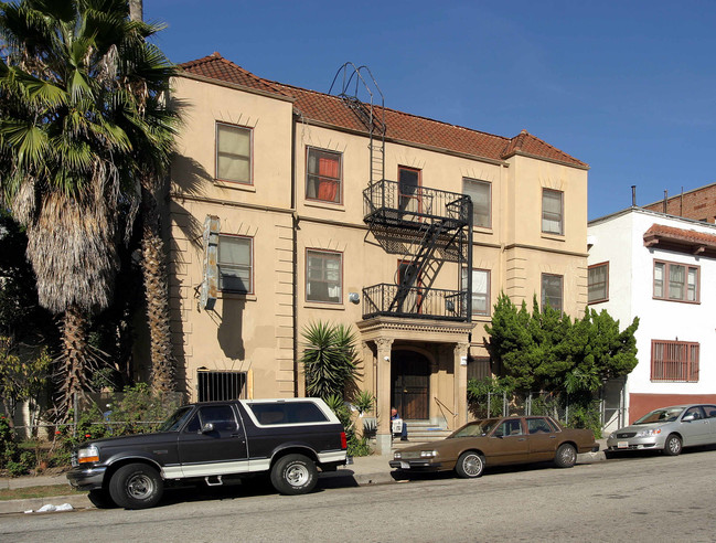 723 Columbia Ave in Los Angeles, CA - Foto de edificio - Building Photo