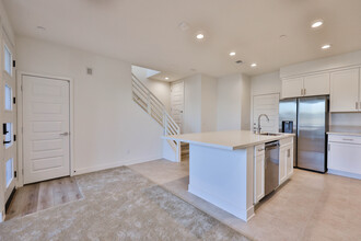 11051 Eka Way in San Diego, CA - Building Photo - Building Photo