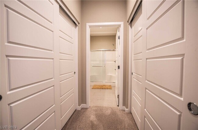 11250 Hidden Peak Ave-Unit -305 in Las Vegas, NV - Building Photo - Building Photo