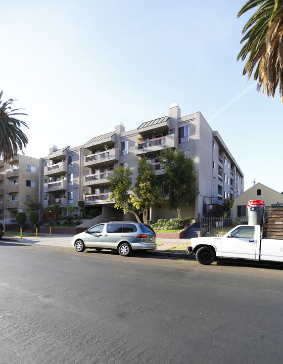 Leeward Place Apartments in Los Angeles, CA - Building Photo