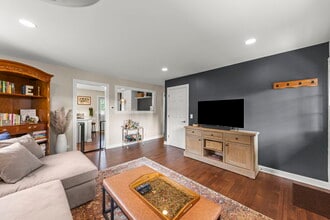 1815 S 5th Pl in St. Charles, IL - Foto de edificio - Building Photo