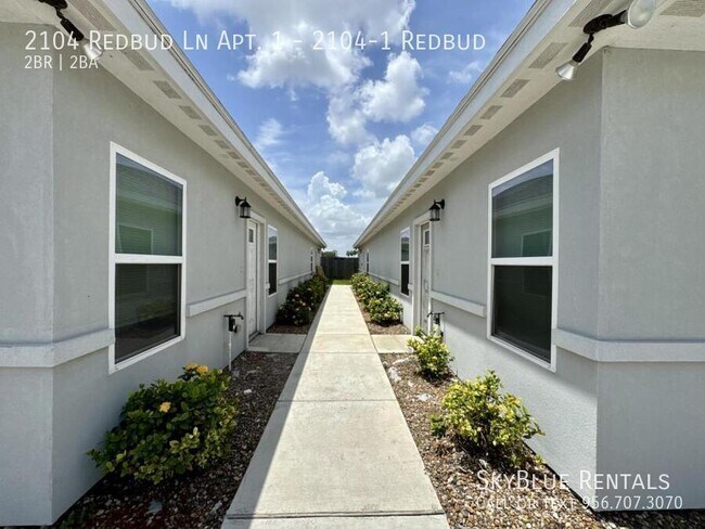 2104 Redbud Ln in Weslaco, TX - Building Photo - Building Photo