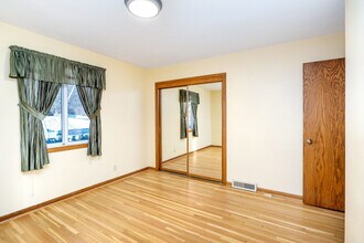 2430 E 4th St in Duluth, MN - Building Photo - Building Photo