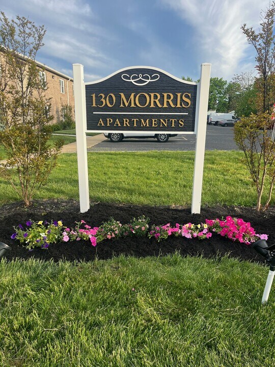 130 Morris Ave. in Long Branch, NJ - Foto de edificio