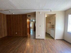 519 10th Ave N in Texas City, TX - Building Photo - Building Photo