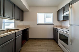 2017 M.L.K. Jr Way in Tacoma, WA - Building Photo - Building Photo