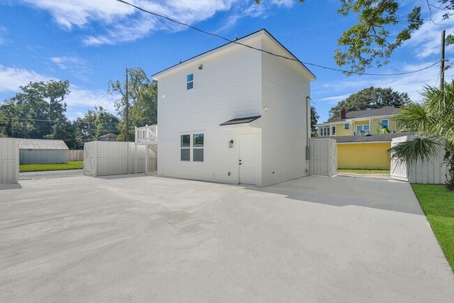 property at 773 E Duffy St