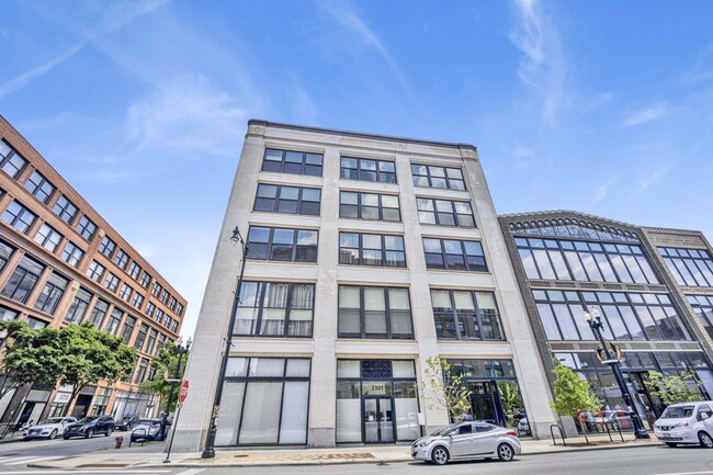 property at 2303 S Michigan Ave