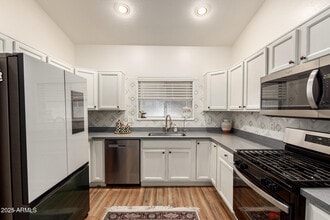 15034 N 30th St in Phoenix, AZ - Building Photo - Building Photo