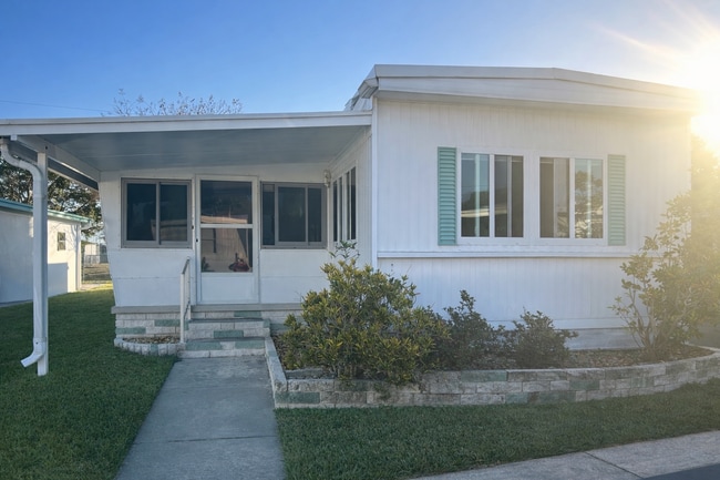 130 Patricia Ave in Dunedin, FL - Building Photo - Building Photo