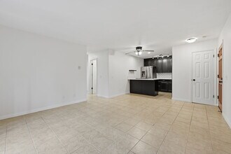 2360 Hosp Way, Unit 129 in Carlsbad, CA - Building Photo - Building Photo