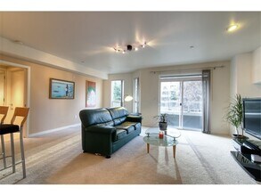 925 110th Ave NE in Bellevue, WA - Building Photo - Building Photo