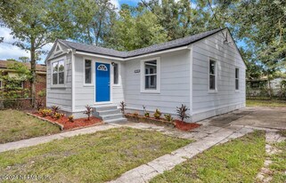 1721 Campus St in Jacksonville, FL - Building Photo