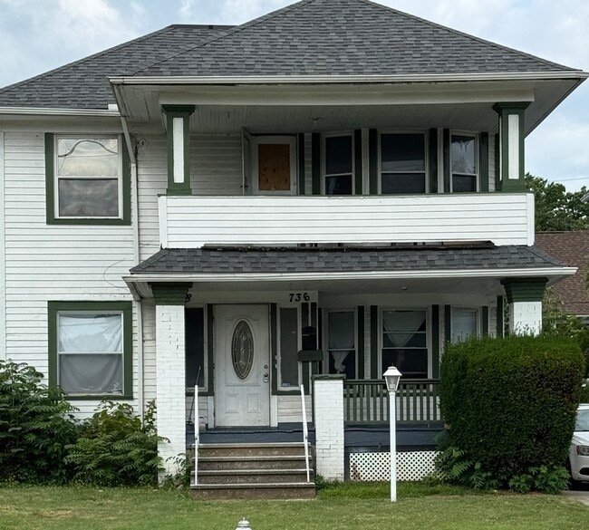 738 Eddy Rd in Cleveland, OH - Building Photo - Building Photo