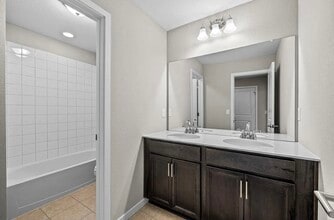 8405 Mount Ouray Rd in Littleton, CO - Foto de edificio - Building Photo