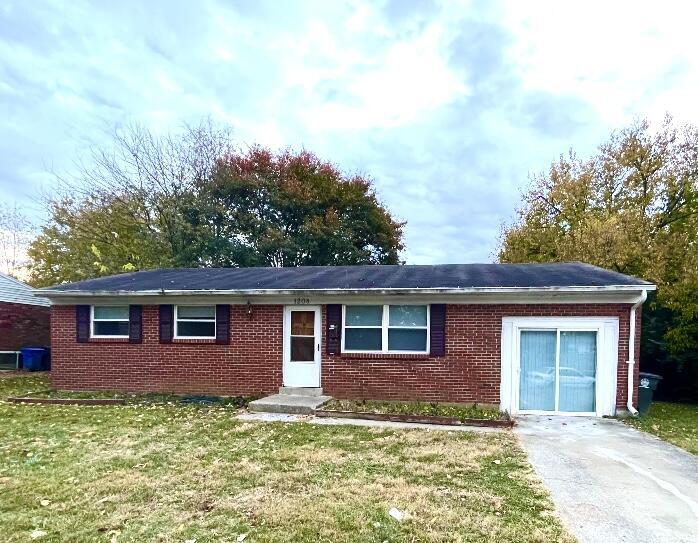 1208 Venetian Cir in Lexington, KY - Building Photo