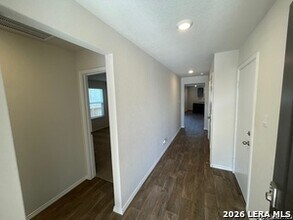 1157 Barn Swallow Wy in San Antonio, TX - Building Photo - Building Photo