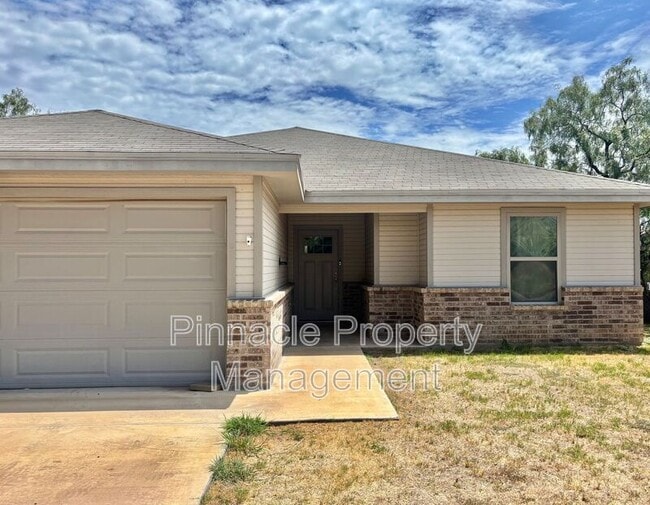 property at 908 N Garfield St