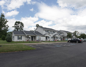 Marion Manor Estates in Oneida, NY - Building Photo - Building Photo