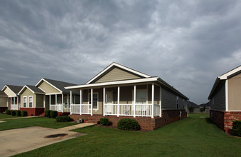 Inglewood Garden Homes in Robertsdale, AL - Building Photo - Building Photo