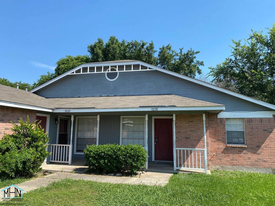 5230 Gawain Dr in San Antonio, TX - Building Photo