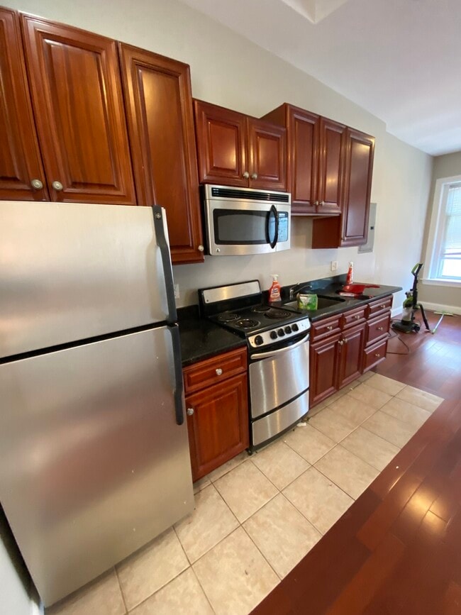 43 Fairfield St, Unit 3R