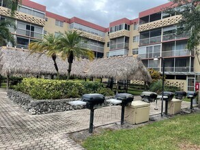 404 NW 68th Ave in Plantation, FL - Building Photo - Building Photo