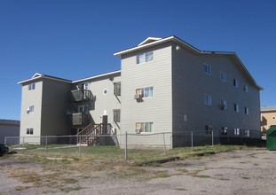 12 Plex in Gillette, WY - Foto de edificio - Building Photo