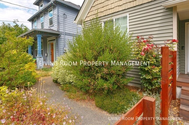 5515 N Bowdoin St in Portland, OR - Building Photo - Building Photo
