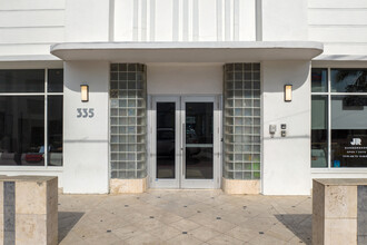 335 Ocean Dr in Miami Beach, FL - Building Photo - Building Photo