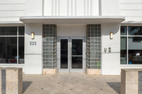 335 Ocean Dr in Miami Beach, FL - Building Photo - Building Photo