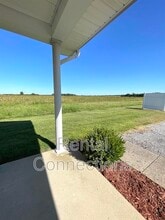 605 1/2 Old Creal Springs Rd in Marion, IL - Building Photo - Building Photo
