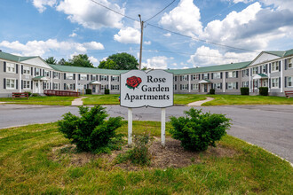 Rose Garden Apartments in Rome, NY - Foto de edificio - Building Photo