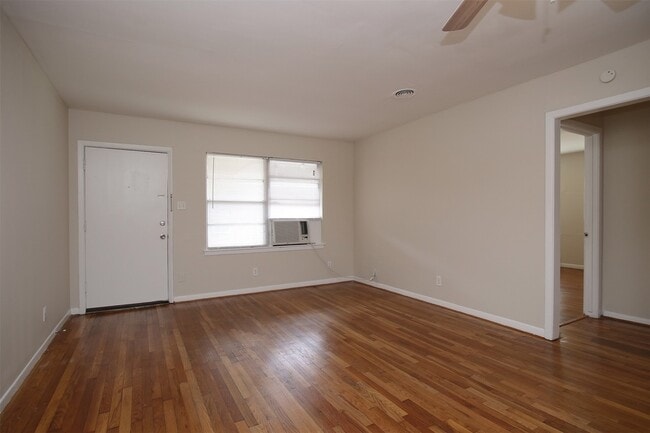 8807 Timberside Dr in Houston, TX - Building Photo - Building Photo