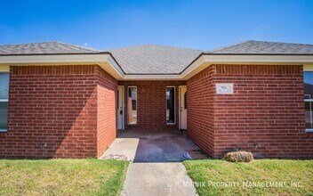 906 N Belmont Ave in Lubbock, TX - Building Photo - Building Photo