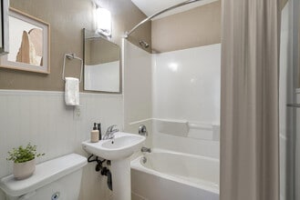 Hargrave Place in Winnipeg, MB - Building Photo - Building Photo