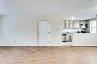 Mason Arms Apartments in Alexandria, VA - Building Photo