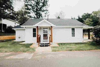 529 Jackson St in Buford, GA - Building Photo - Building Photo
