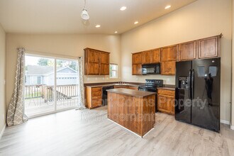 2237 Sopris Cir in Loveland, CO - Building Photo - Building Photo