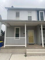 125 High St in Manchester, PA - Building Photo