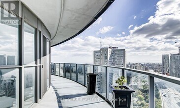 60 Absolute Ave in Mississauga, ON - Building Photo - Building Photo