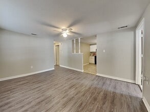3821 Beechwood Blvd in Tampa, FL - Building Photo - Building Photo