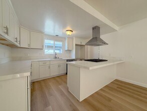 19862 Carmania Ln in Huntington Beach, CA - Building Photo - Building Photo