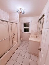 224-17 Fairbury Ave in Queens, NY - Building Photo - Building Photo