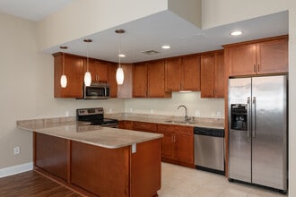 Harbor Hill Apartments in Baltimore, MD - Building Photo - Interior Photo